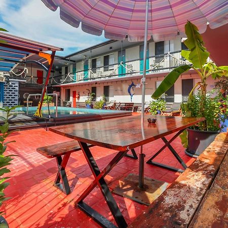 Hotel Capitanos Darwin Exterior foto